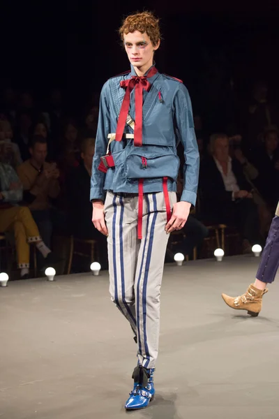 Look 14